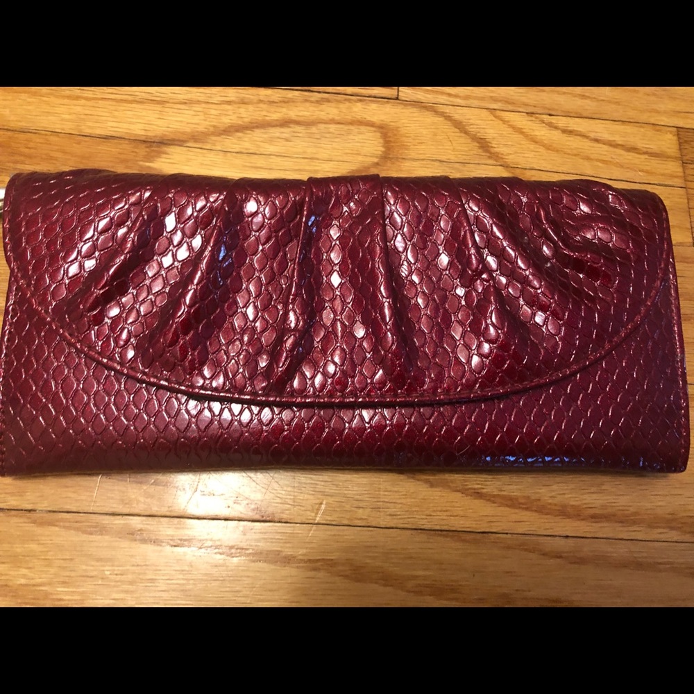 Ruby red clutch - Picture 2 of 5